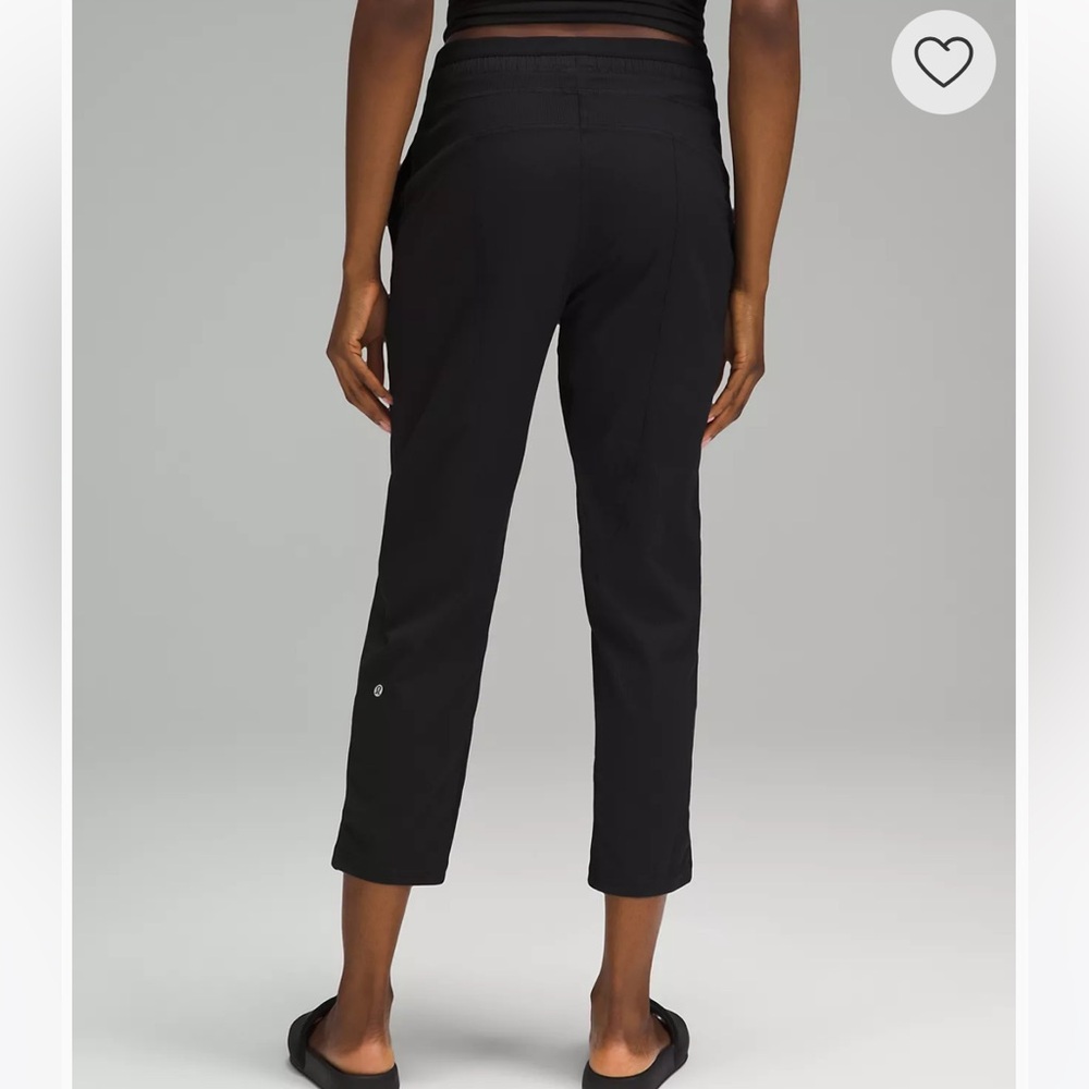 Like new Lululemon Dance Studio Mid-Rise Cropped Pant, Sz 10 only worn once!
